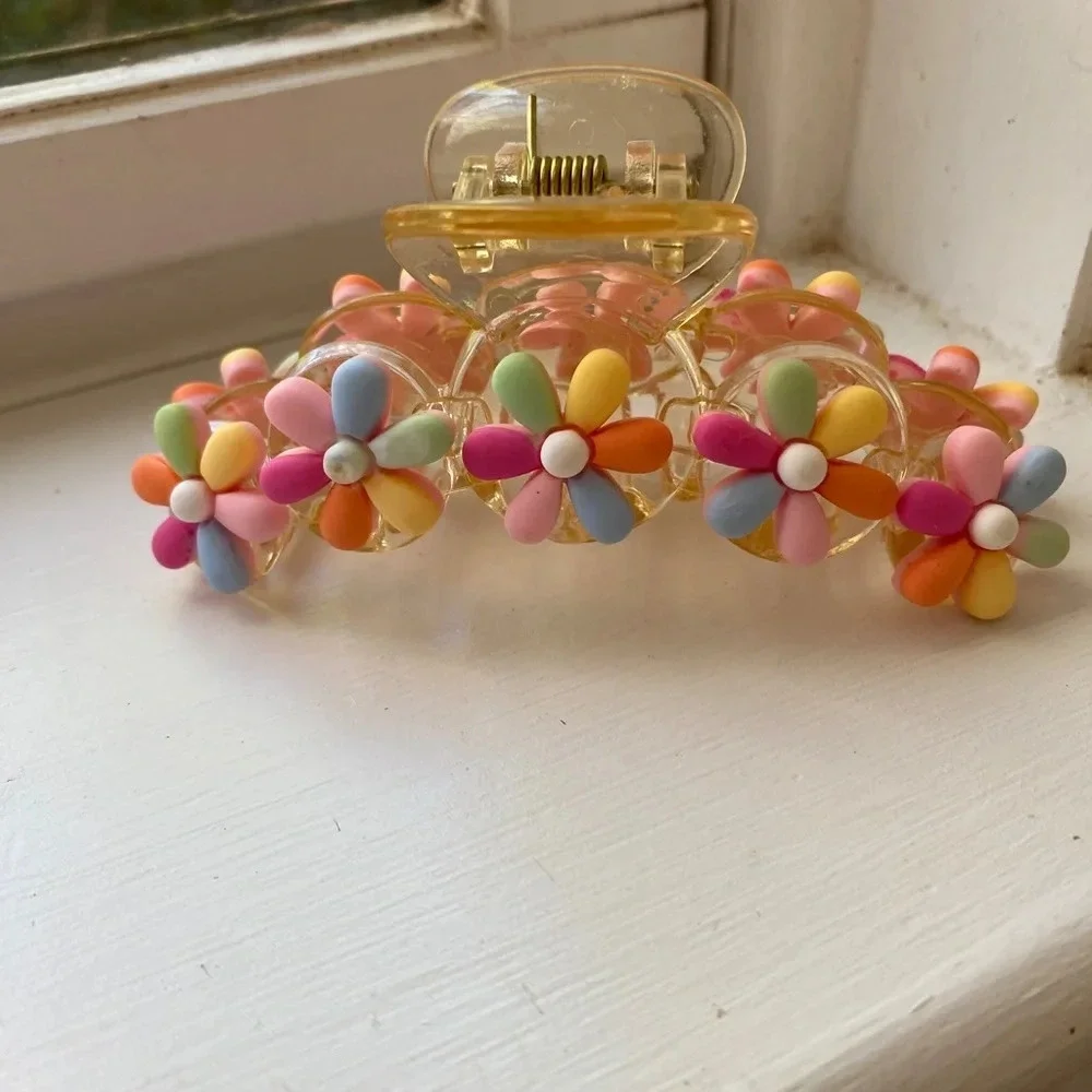 Anthropologie Acrylic Floral Hair Clip